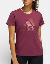 ADIDAS Sportswear Holiday Graphic Short Sleeve Tee Burgundy Бордо XS | MegaMall.bg
